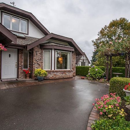 Laurel'S Cottage By Elevate Rooms Qualicum Beach Exterior photo