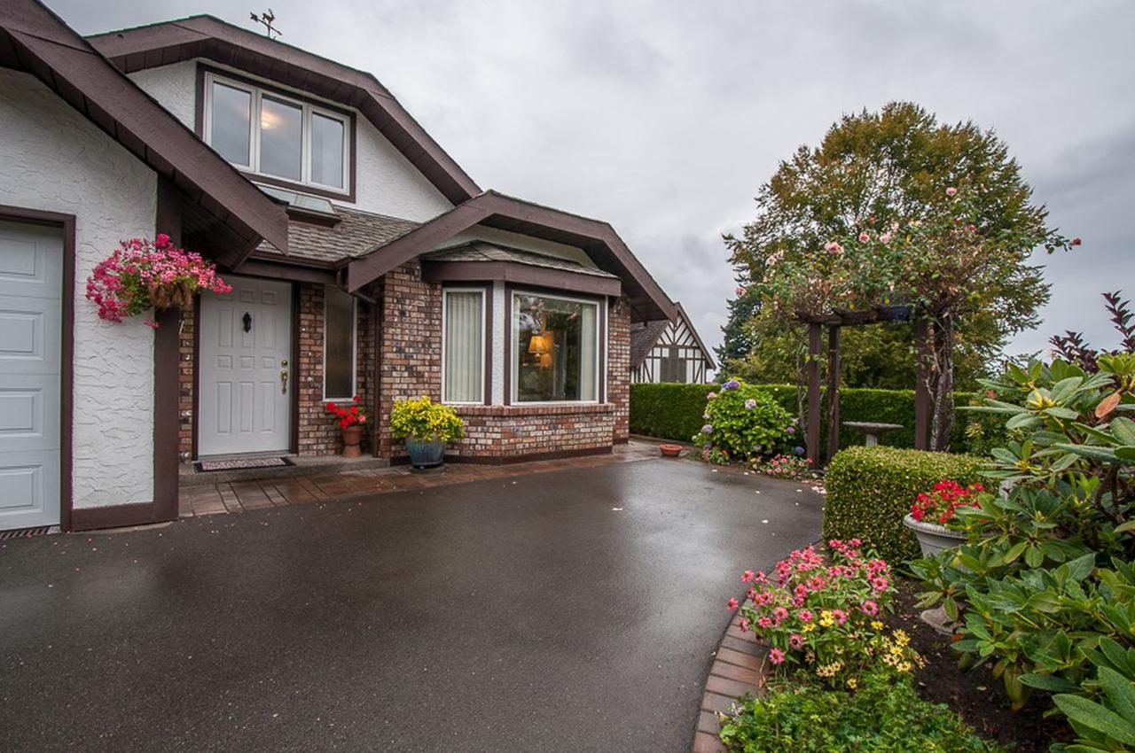 Laurel'S Cottage By Elevate Rooms Qualicum Beach Exterior photo